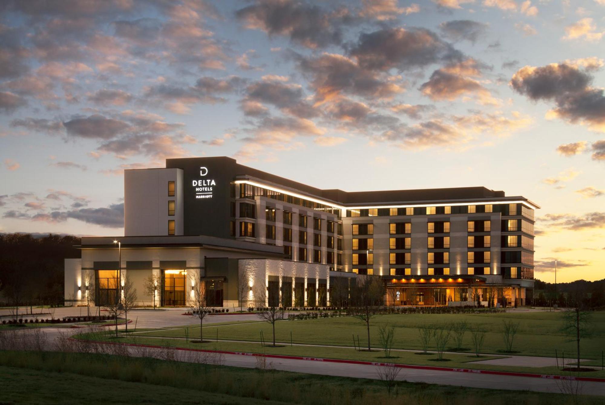 Delta Hotels By Marriott Dallas סאות'לייק מראה חיצוני תמונה